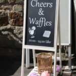 Cheers & Waffles Michelle & Josh - eine Hochzeit voller Liebe